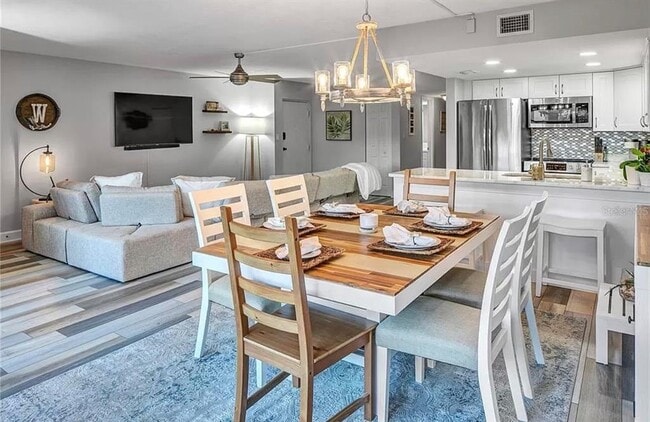 Photo - 661 Poinsettia Ave Unit 104