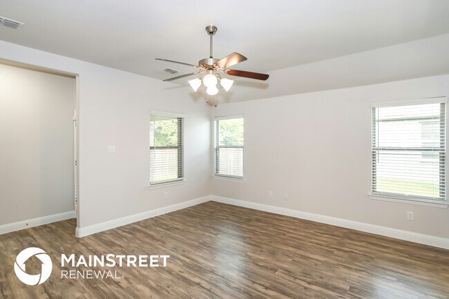 Photo - 2901 Megan St