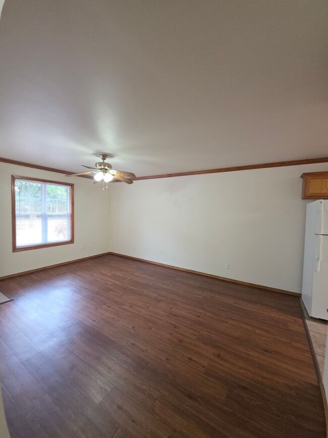 Photo - 614 E 8th St Unidad 3