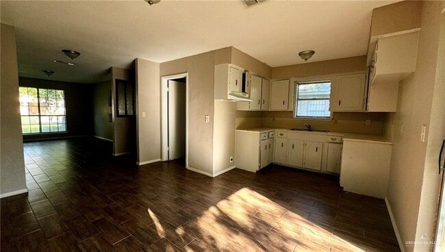 Photo - 10 Tulipan Dr