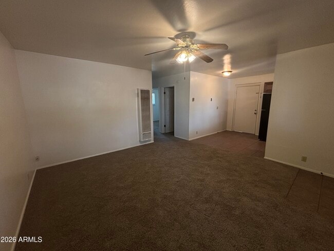 115 E Paula Cir