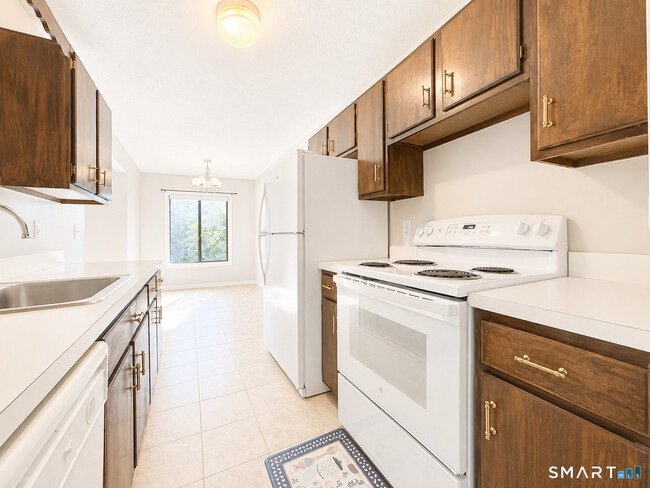 Photo - 10 Woodsedge Dr Unit 6A