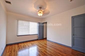 Building Photo - 10221 S 8th Ave Unit 10221 12