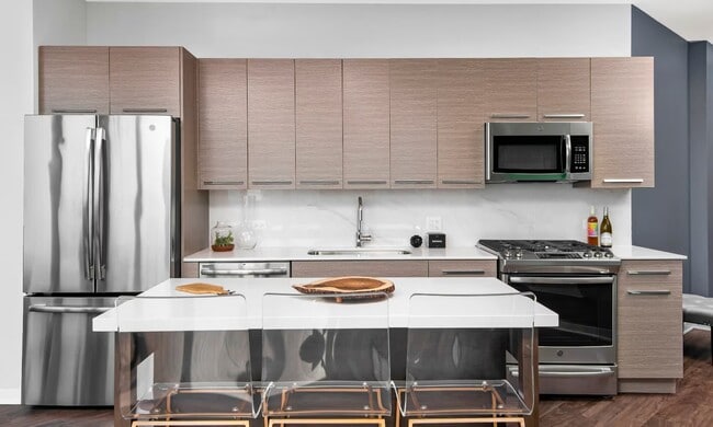Building Photo - 817 W Washington Blvd Unit 400