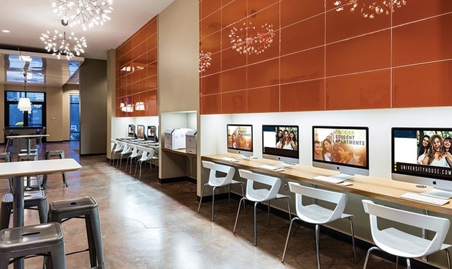 Photo - Boulevard 98