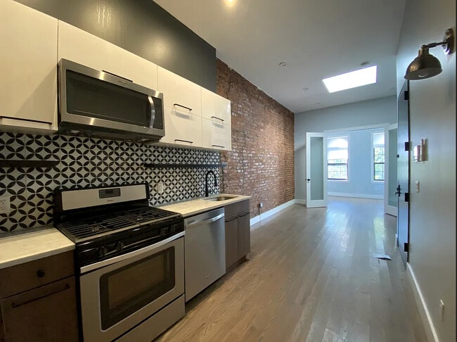 Photo - 356-358 Palmetto St