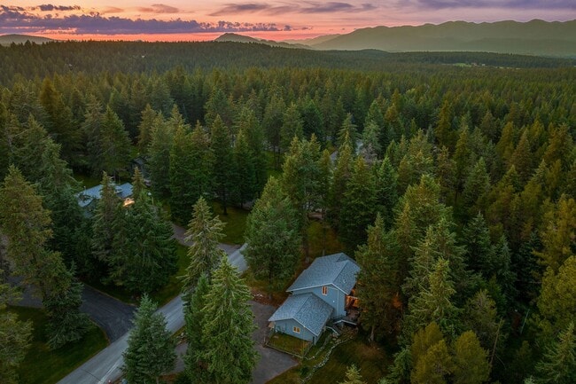 Photo - 205 Whitetail Ln