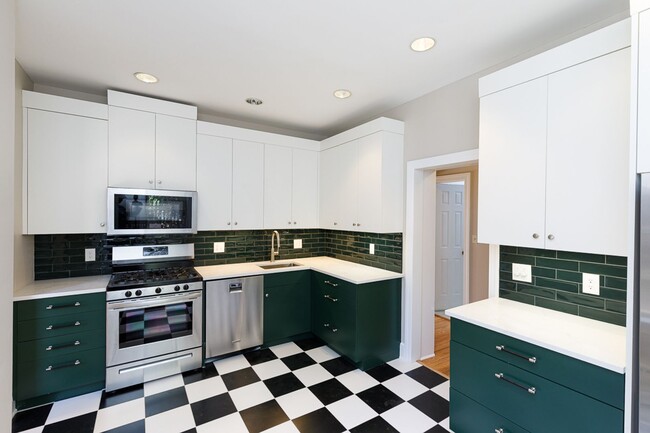 Photo - 1525 Elliot Pl NW