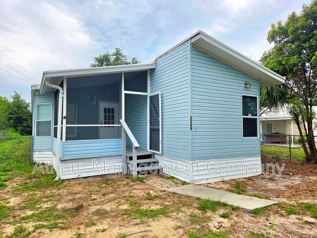 Building Photo - 2249 Golfview St Rental