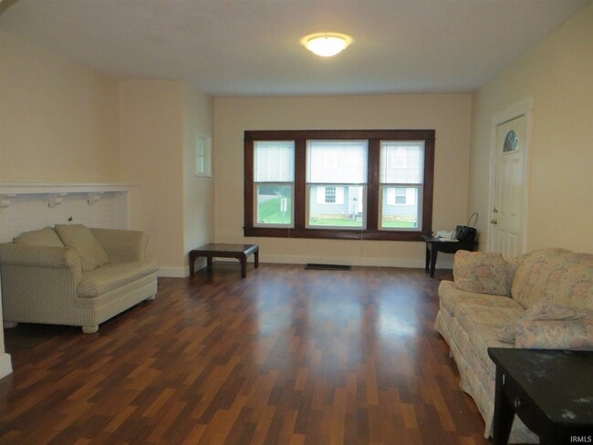 Photo - 119 S Bryan Ave