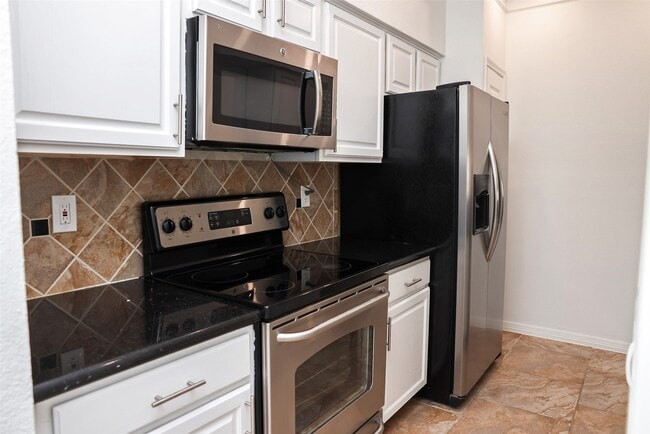 Photo - 290 Wilcrest Dr