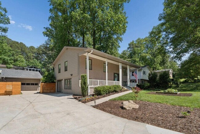 Photo - 4097 Longview Dr