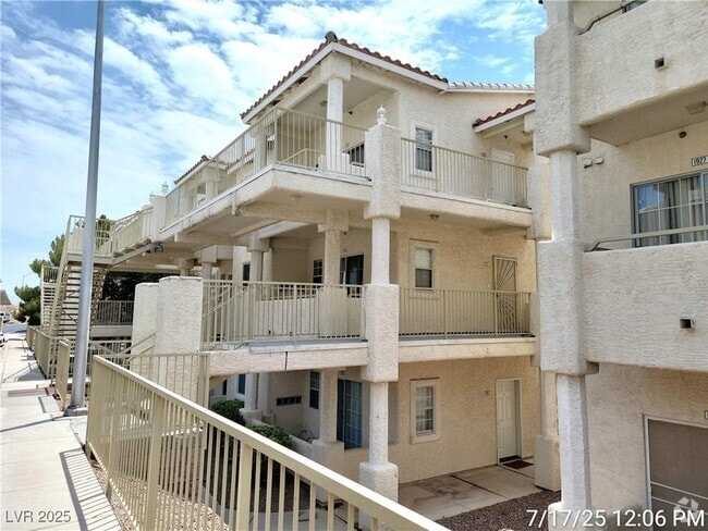 Building Photo - 1919 Cutlass Dr Unit 0 Rental