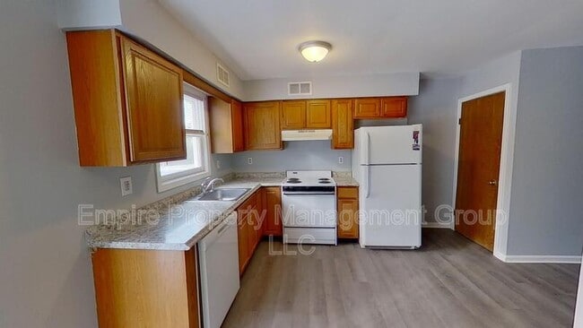 Building Photo - 26 Sand St Rental
