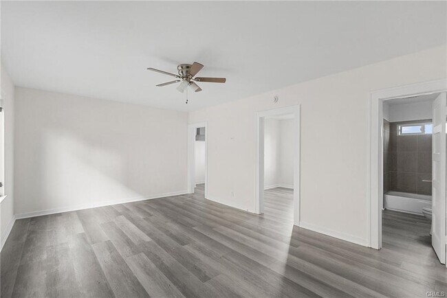 Photo - 5601 Fishburn Ave Unidad 1/2