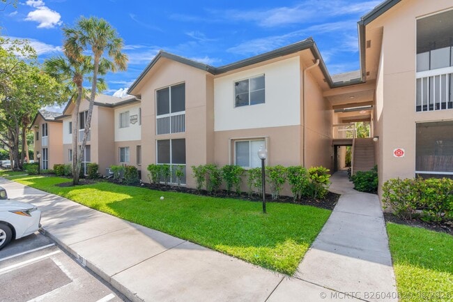 Building Photo - 9855 Westview Dr Unit 714