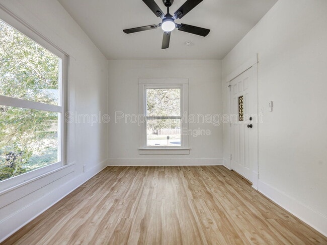 Photo - 811 W Wade St