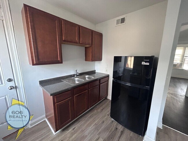 Photo - 2004 W Jarvis Ave Unit 3