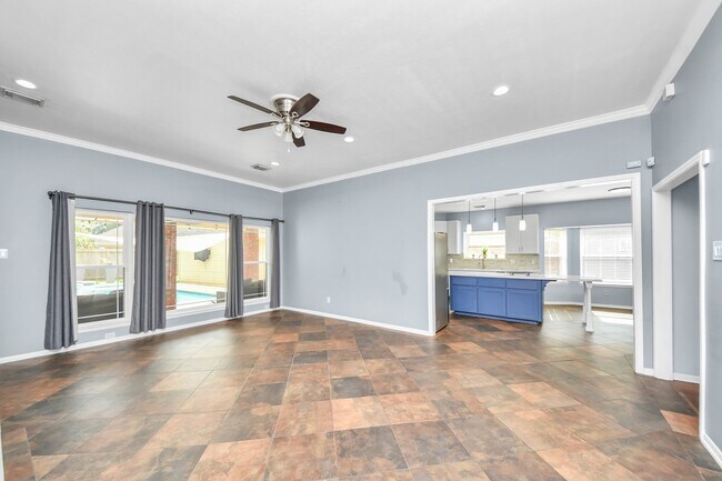 622 Fernglade Dr