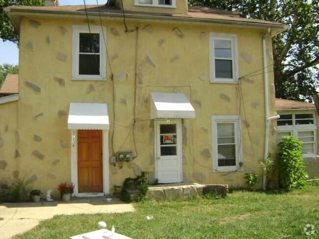 Building Photo - 1723 Hall Ave Unit B Rental