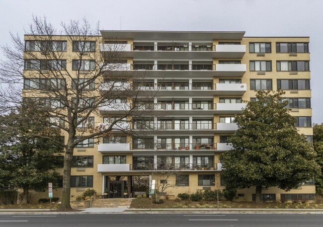 Building Photo - 3601 Wisconsin Ave NW Unit Apt 201