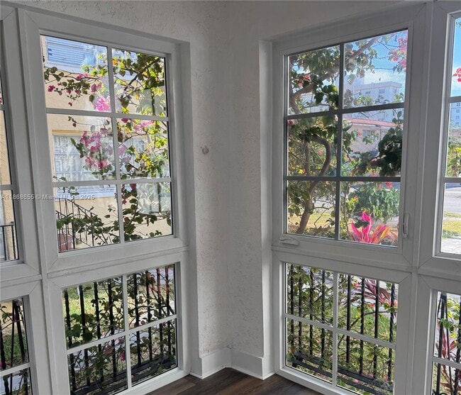 Photo - 43 Sidonia Ave Unit 4