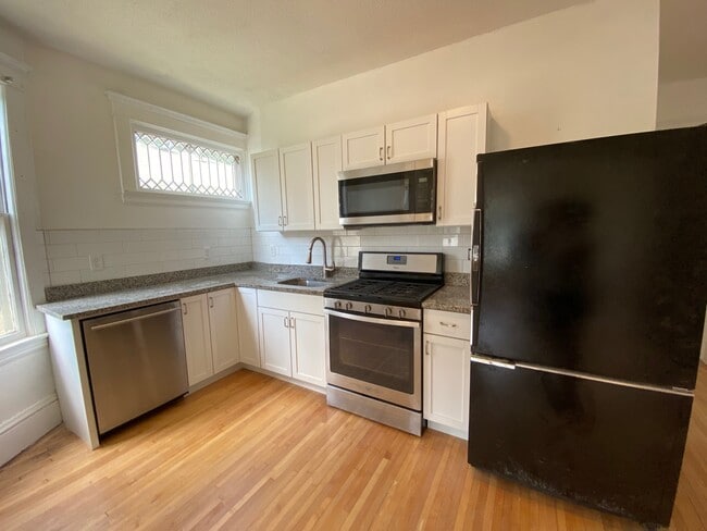 Building Photo - 2621 Colfax Ave S Unit 1 Rental