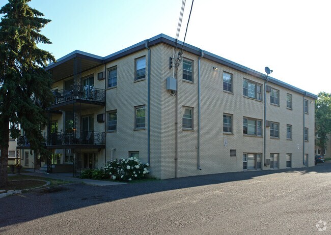 Photo - 1660 Cumberland