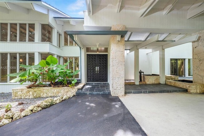 Photo - 5600 Oakwood Ln