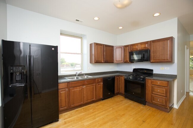 Photo - 2537 N Kildare Ave Unit 4