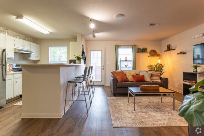 4BR, 2BA - 1,107 SF