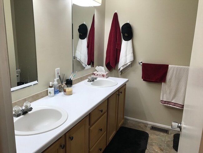 Photo - 181 E 5460 S Unit Apt 5