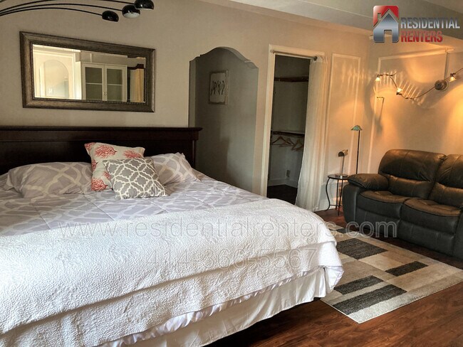 Photo - 1028 E Juneau Ave Unidad 209