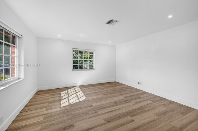 Photo - 11301 NW 39th St Unit W