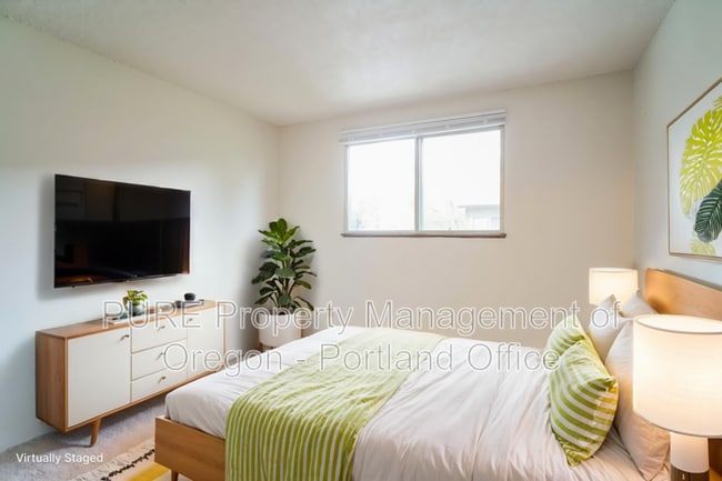 Photo - 14140 NE Sandy Blvd Unit Q-03