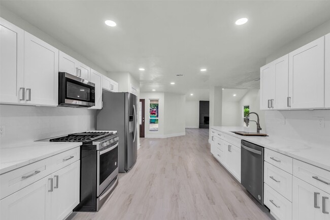 Photo - 1602 Pine Oak Dr