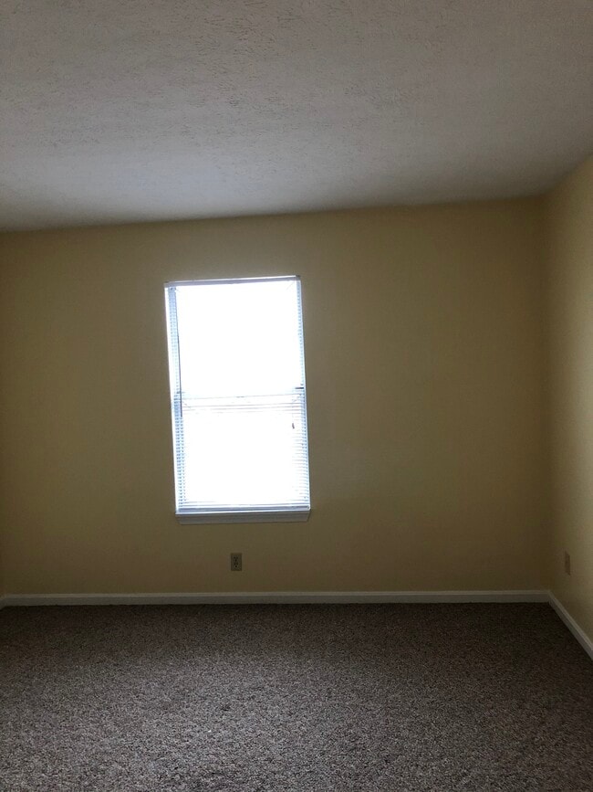 Bedroom - 2926 Crockett Ct Unidad 4