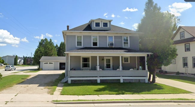 Building Photo - 1103 Center Ave Rental