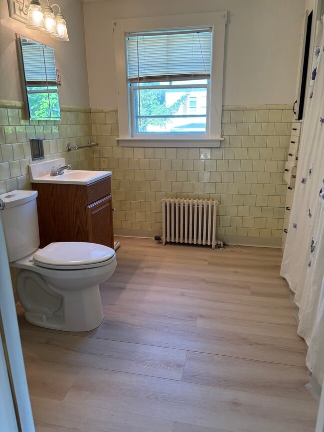 Photo - 80 6th St Unit Apt B