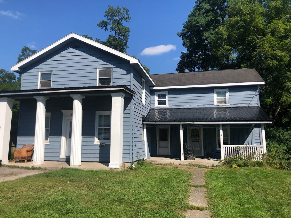 159 Ludlowville Rd House House Rental in Lansing, NY