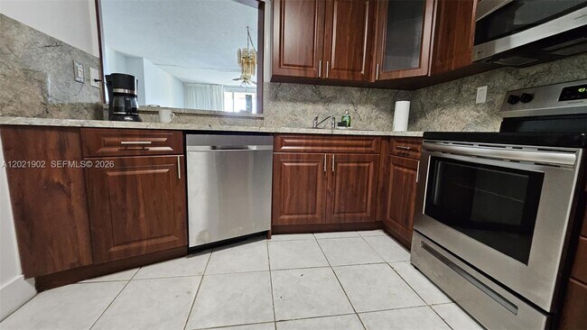 1750 NE 191st St Unit 325-4