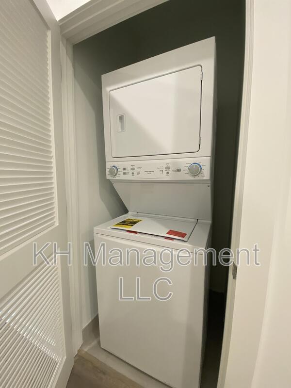 Photo - 667 N 52nd St Unit 3