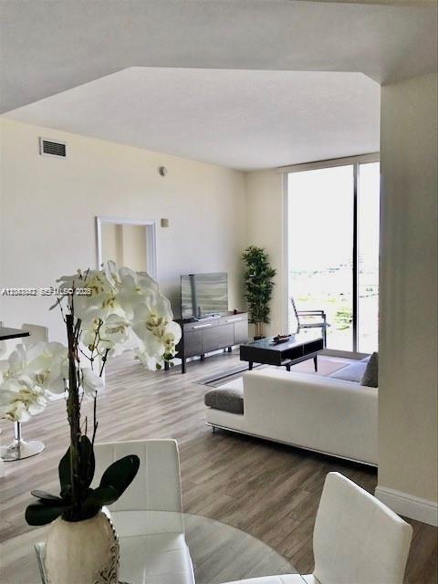 Photo - 18800 NE 29th Ave Unidad PH4
