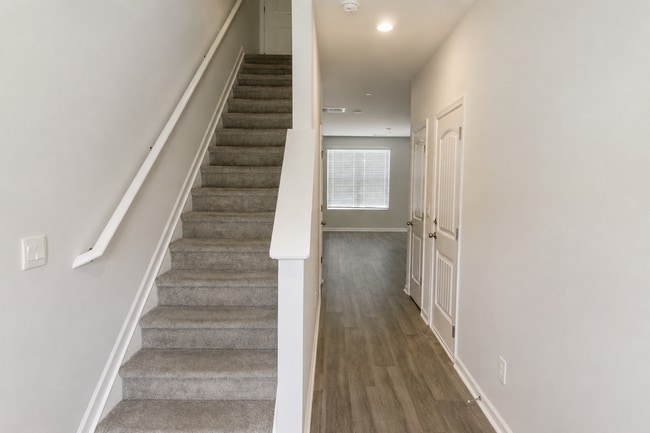 Photo - 212 Dale Mires Ln