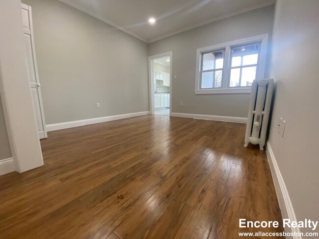 Building Photo - 33 Highgate St Unit 3