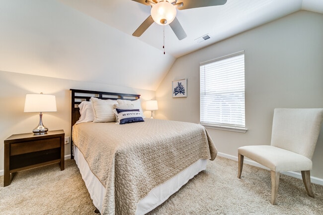 Photo - 239 Grovewood Wy