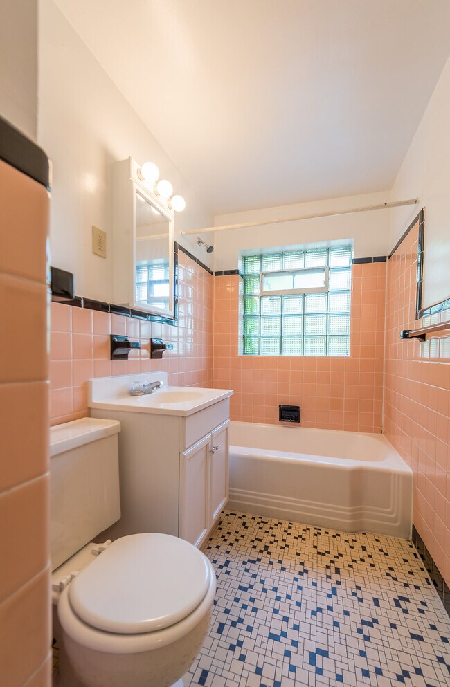 Bellecliff & Lakewood Area Apartments Lakewood, OH