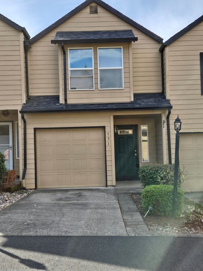 Two Bedrooms + 2.5 Bathrooms New Hardwoods... - Two Bedrooms + 2.5 Bathrooms New Hardwoods... House