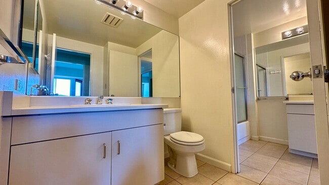 Photo - Panoramic View of the Mountain, Bay, and Rolling Hills Unidad 1102
