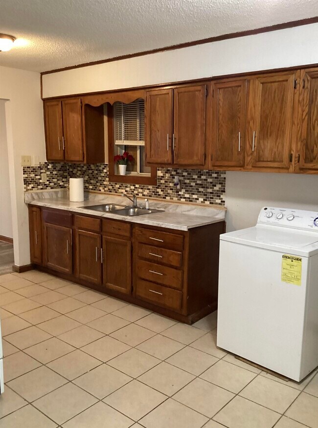 Photo - 1393 Gold Ave
